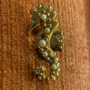 Avon Seahorse Lapel or Pin Gold Tone 1-3/4” Tall
